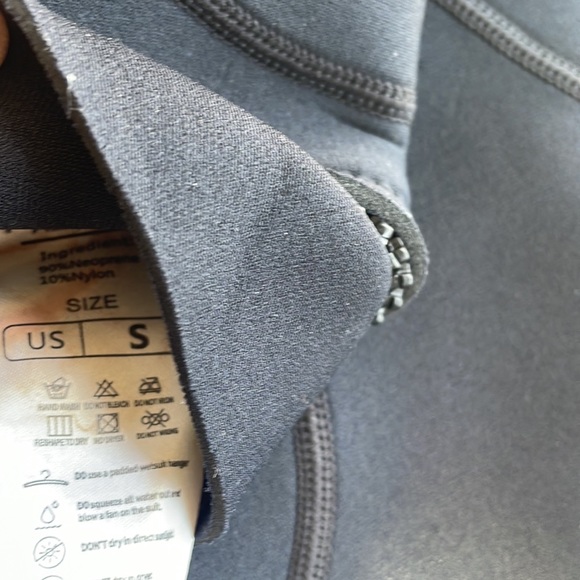 black abahub wet suit - Picture 5 of 5